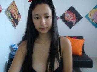 candysinxxx bongacams